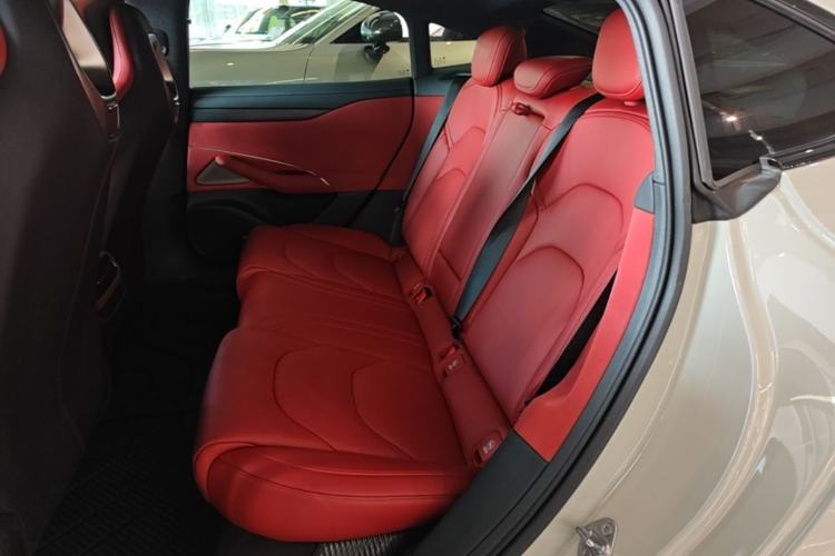 Used Xiaomi Auto SU7 2024 Rear-Drive Ultra-Long Range Advanced Pro-Level Intelligent Driving Version Left Rear Seat