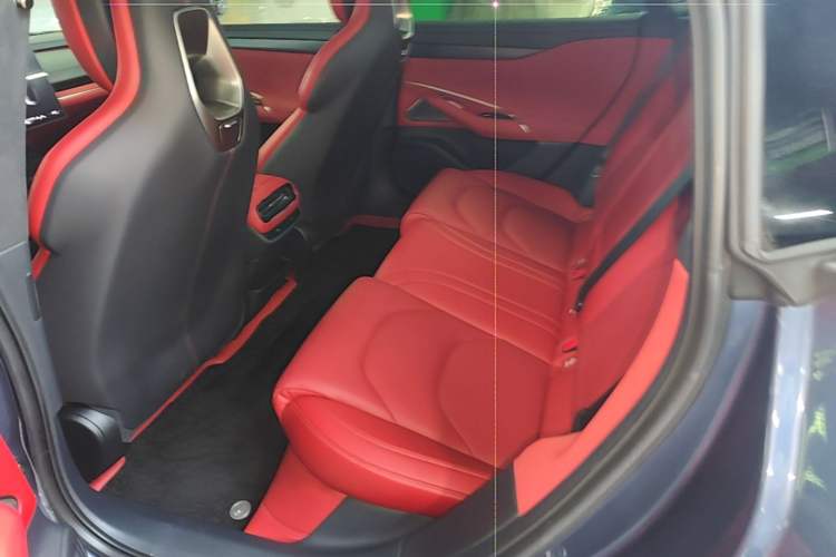 Used Xiaomi Auto SU7 2024 Four-Wheel Drive Ultra-Long Range Advanced Intelligent Driving Max Edition Left Rear Seat