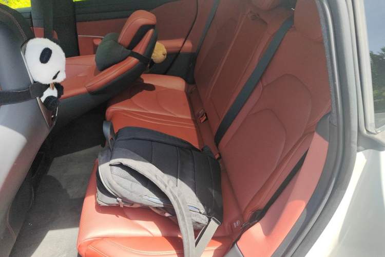 Used Xiaomi Auto SU7 2024 Rear-Drive Ultra-Long Range Advanced Pro-Level Intelligent Driving Version Left Rear Seat
