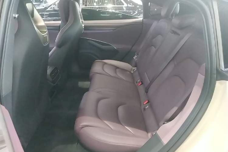 Used Xiaomi Auto SU7 2024 Rear-Drive Long-Range Intelligent Driving Version Left Rear Seat