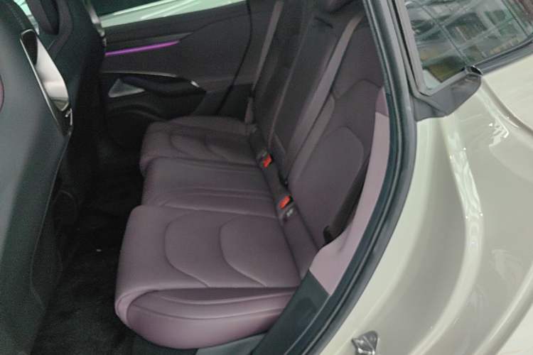 Used Xiaomi Auto SU7 2024 Rear-Drive Long-Range Intelligent Driving Version Left Rear Seat