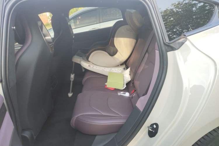 Used Xiaomi Auto SU7 2024 Four-Wheel Drive Ultra-Long Range Advanced Intelligent Driving Max Edition Left Rear Seat