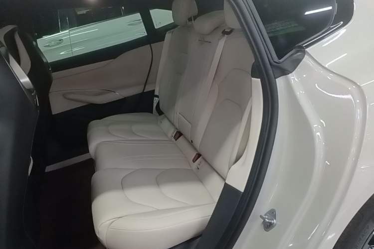 Used Xiaomi Auto SU7 2024 Rear-Drive Long-Range Intelligent Driving Version Left Rear Seat