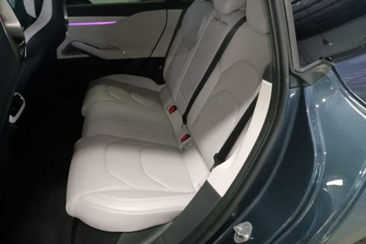 Used Xiaomi Auto SU7 2024 Rear-Drive Ultra-Long Range Advanced Pro-Level Intelligent Driving Version Left Rear Seat