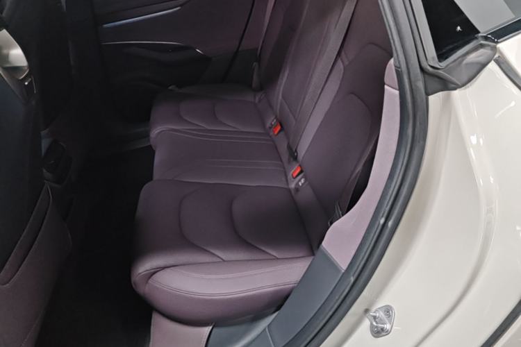 Used Xiaomi Auto SU7 2024 Rear-Drive Ultra-Long Range Advanced Pro-Level Intelligent Driving Version Left Rear Seat