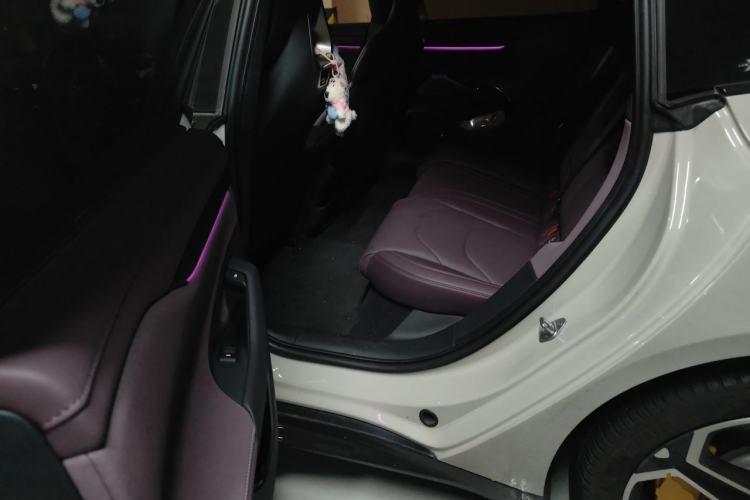 Used Xiaomi Auto SU7 2024 Rear-Drive Ultra-Long Range Advanced Pro-Level Intelligent Driving Version Left Rear Seat