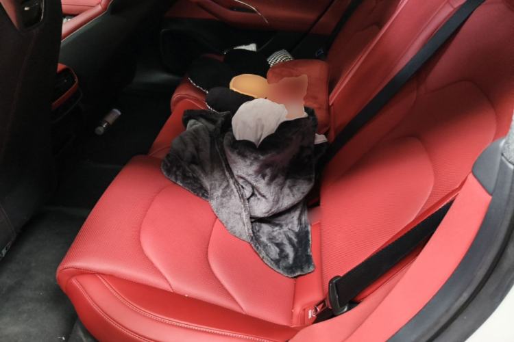 Used Xiaomi Auto SU7 2024 Rear-Drive Ultra-Long Range Advanced Pro-Level Intelligent Driving Version Left Rear Seat