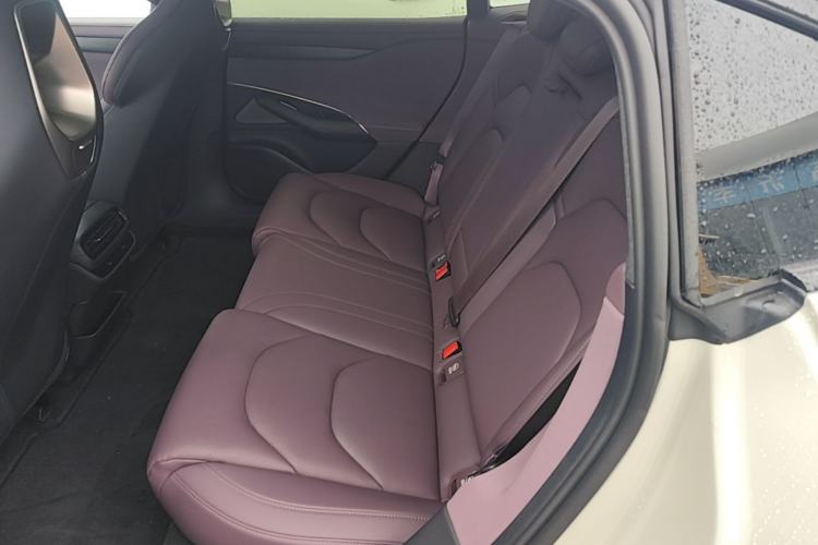 Used Xiaomi Auto SU7 2024 Rear-Drive Long-Range Intelligent Driving Version Left Rear Seat