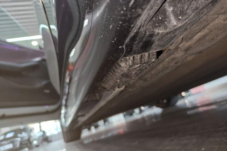 Used Xiaomi Auto SU7 2024 Rear-Drive Long-Range Intelligent Driving Version Left Side Sill