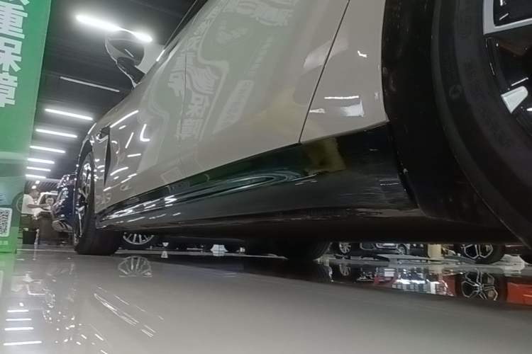 Used Xiaomi Auto SU7 2024 Rear-Drive Long-Range Intelligent Driving Version Left Side Sill