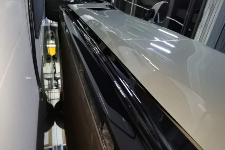 Used Xiaomi Auto SU7 2024 Four-Wheel Drive Ultra-Long Range Advanced Intelligent Driving Max Edition Left Side Sill