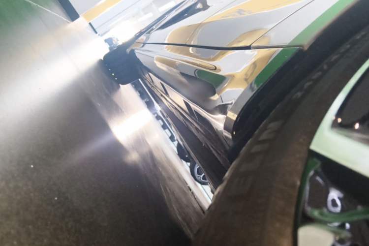 Used Xiaomi Auto SU7 2024 Rear-Drive Long-Range Intelligent Driving Version Left Side Sill