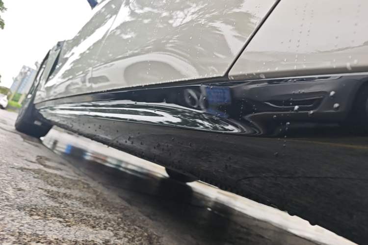 Used Xiaomi Auto SU7 2024 Rear-Drive Ultra-Long Range Advanced Pro-Level Intelligent Driving Version Left Side Sill