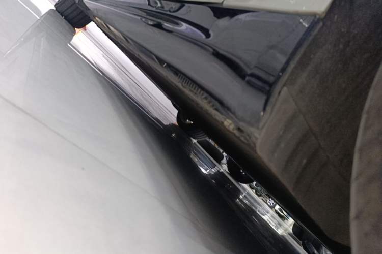 Used Xiaomi Auto SU7 2024 Rear-Drive Ultra-Long Range Advanced Pro-Level Intelligent Driving Version Left Side Sill
