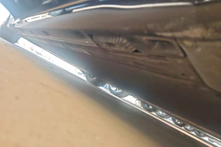 Used Xiaomi Auto SU7 2024 Rear-Drive Ultra-Long Range Advanced Pro-Level Intelligent Driving Version Left Side Sill