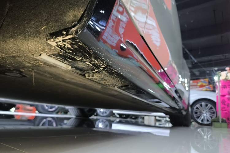 Used Xiaomi Auto SU7 2024 Four-Wheel Drive Ultra-Long Range Advanced Intelligent Driving Max Edition Left Side Sill