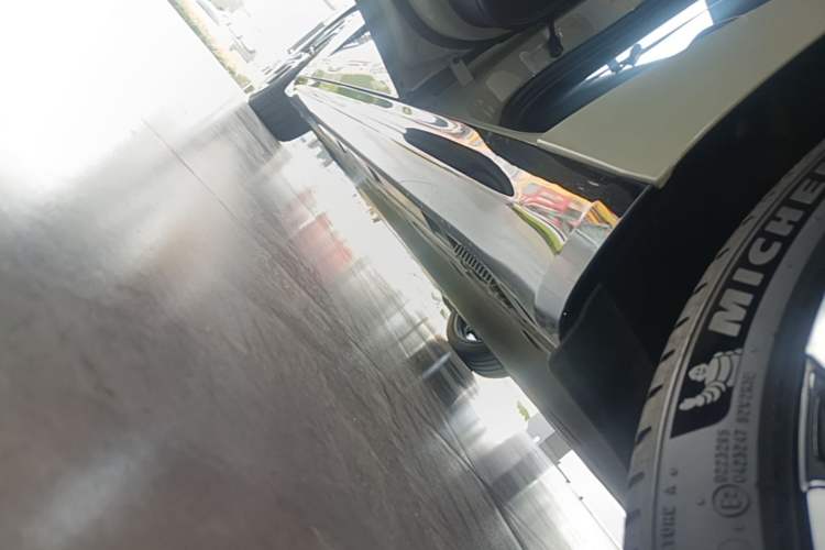 Used Xiaomi Auto SU7 2024 Rear-Drive Ultra-Long Range Advanced Pro-Level Intelligent Driving Version Left Side Sill