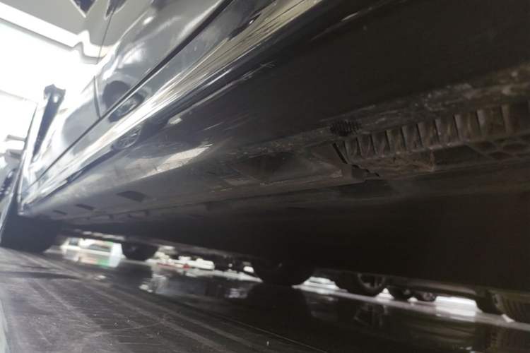 Used Xiaomi Auto SU7 2024 Rear-Drive Standard Founder Edition Left Side Sill