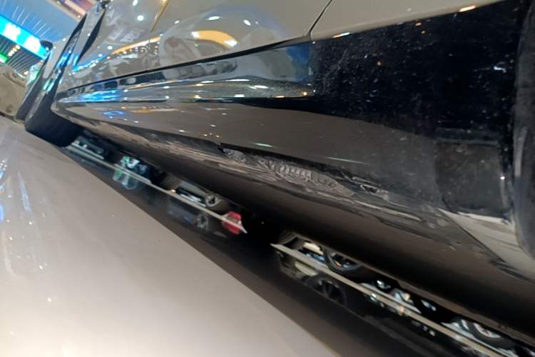 Used Xiaomi Auto SU7 2024 Rear-Drive Long-Range Intelligent Driving Version Left Side Sill