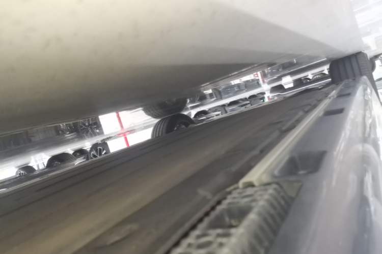 Used Xiaomi Auto SU7 2024 Rear-Drive Long-Range Intelligent Driving Version Left Side Sill