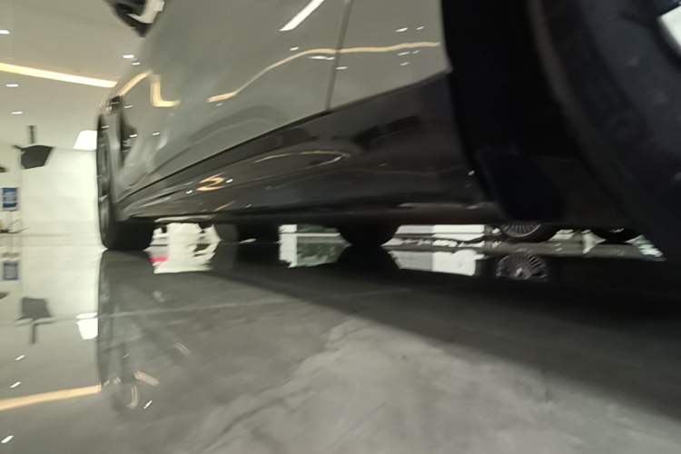 Used Xiaomi Auto SU7 2024 Rear-Drive Long-Range Intelligent Driving Version Left Side Sill
