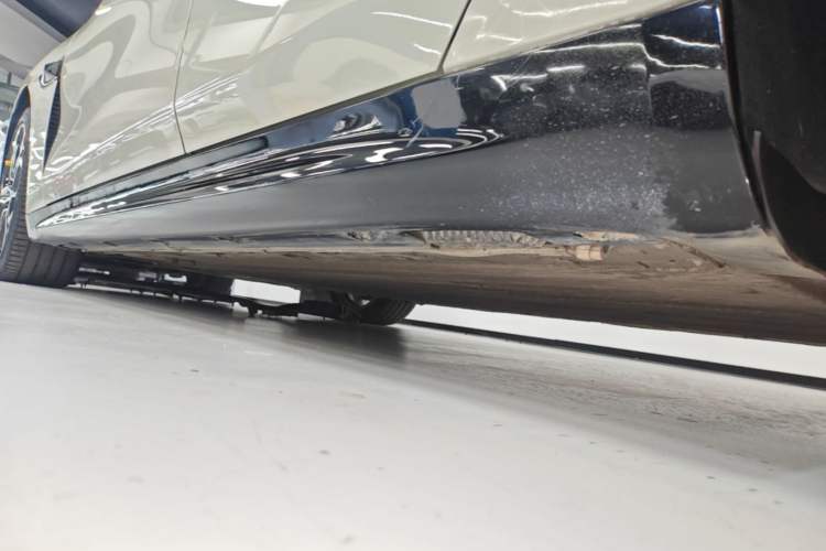 Used Xiaomi Auto SU7 2024 Rear-Drive Long-Range Intelligent Driving Version Left Side Sill