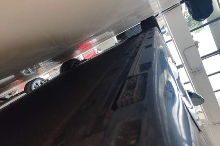 Used Xiaomi Auto SU7 2024 Rear-Drive Ultra-Long Range Advanced Pro-Level Intelligent Driving Version Left Side Sill