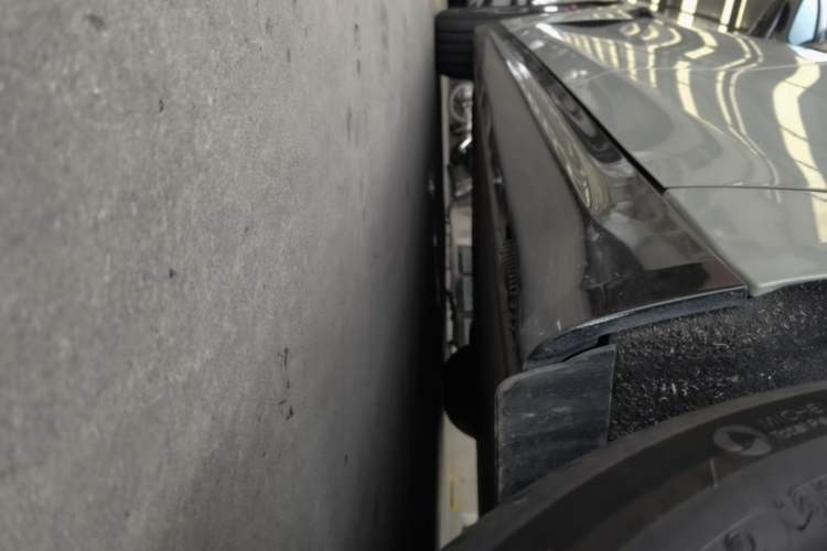 Used Xiaomi Auto SU7 2024 Rear-Drive Long-Range Intelligent Driving Version Left Side Sill