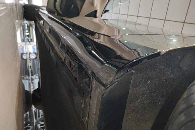 Used Xiaomi Auto SU7 2024 Rear-Drive Long-Range Intelligent Driving Version Left Side Sill