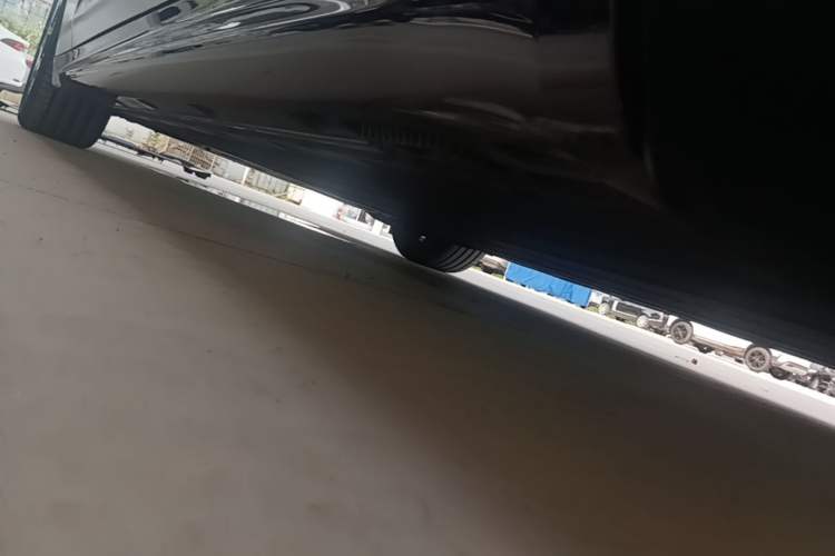 Used Xiaomi Auto SU7 2024 Rear-Drive Long-Range Intelligent Driving Version Left Side Sill