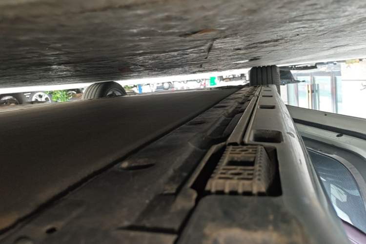 Used Xiaomi Auto SU7 2024 Rear-Drive Long-Range Intelligent Driving Version Left Side Sill