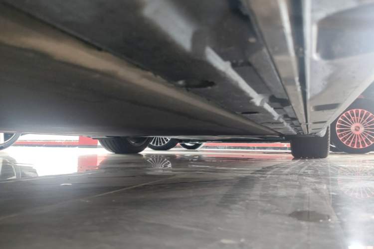 Used Xiaomi Auto SU7 2024 Four-Wheel Drive Ultra-Long Range Advanced Intelligent Driving Max Edition Left Side Sill