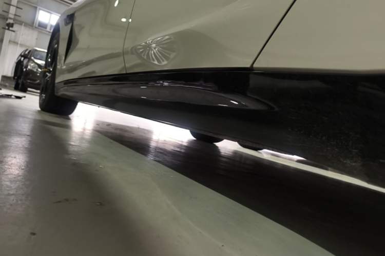 Used Xiaomi Auto SU7 2024 Rear-Drive Ultra-Long Range Advanced Pro-Level Intelligent Driving Version Left Side Sill