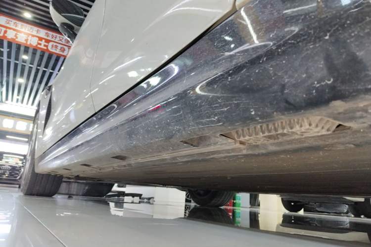 Used Xiaomi Auto SU7 2024 Rear-Drive Long-Range Intelligent Driving Version Left Side Sill