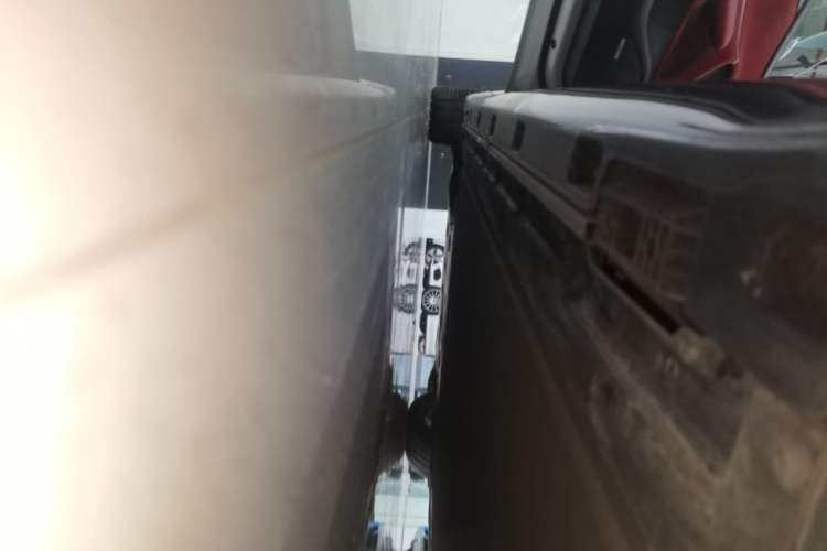 Used Xiaomi Auto SU7 2024 Four-Wheel Drive Ultra-Long Range Advanced Intelligent Driving Max Edition Left Side Sill