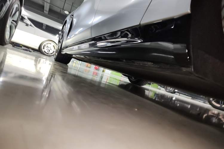 Used Xiaomi Auto SU7 2024 Four-Wheel Drive Ultra-Long Range Advanced Intelligent Driving Max Edition Left Side Sill