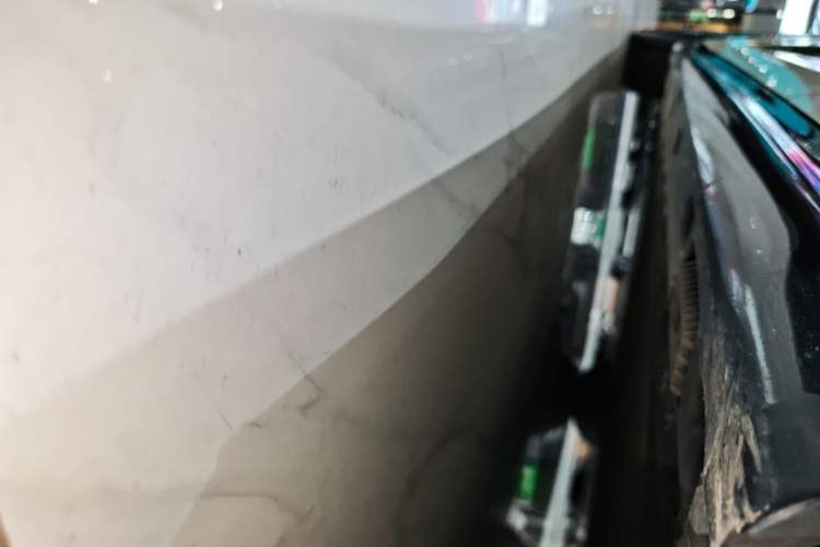 Used Xiaomi Auto SU7 2024 Rear-Drive Standard Founder Edition Left Side Sill