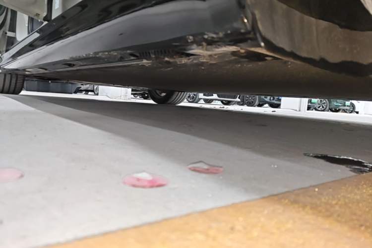 Used Xiaomi Auto SU7 2024 Rear-Drive Long-Range Intelligent Driving Version Left Side Sill