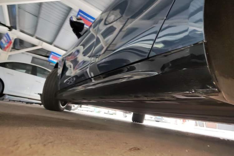 Used Xiaomi Auto SU7 2024 Rear-Drive Long-Range Intelligent Driving Version Left Side Sill