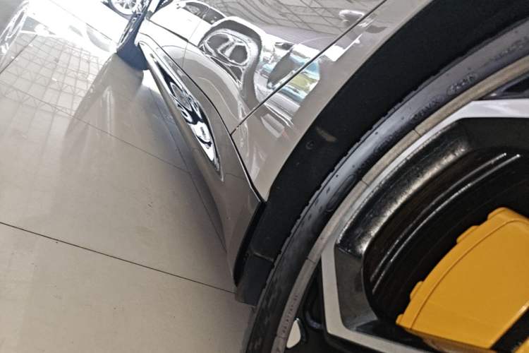 Used Xiaomi Auto SU7 2024 Rear-Drive Long-Range Intelligent Driving Version Left Side Sill