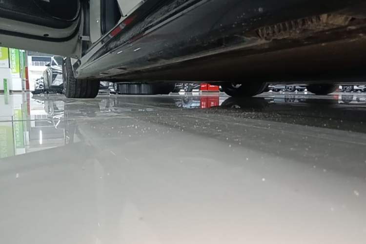 Used Xiaomi Auto SU7 2024 Rear-Drive Long-Range Intelligent Driving Version Left Side Sill