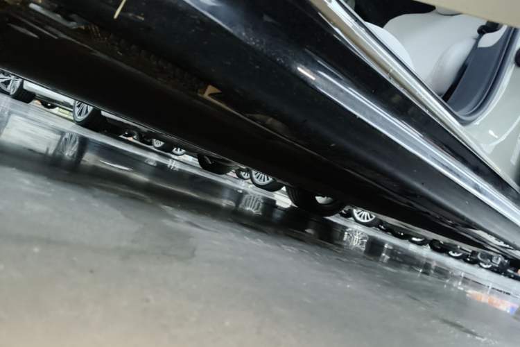 Used Xiaomi Auto SU7 2024 Rear-Drive Long-Range Intelligent Driving Version Left Side Sill