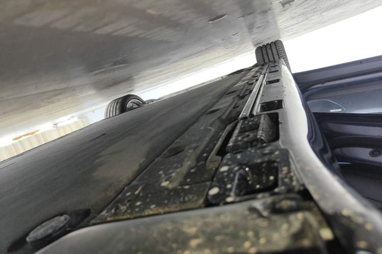 Used Xiaomi Auto SU7 2024 Rear-Drive Ultra-Long Range Advanced Pro-Level Intelligent Driving Version Left Side Sill