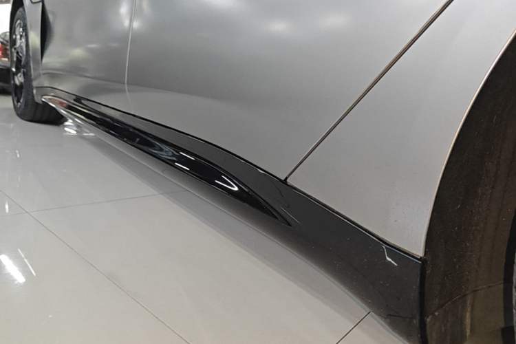 Used Xiaomi Auto SU7 2024 Rear-Drive Long-Range Intelligent Driving Version Left Side Sill
