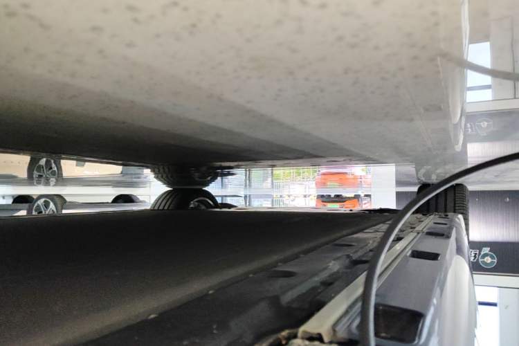 Used Xiaomi Auto SU7 2024 Four-Wheel Drive Ultra-Long Range Advanced Intelligent Driving Max Edition Left Side Sill