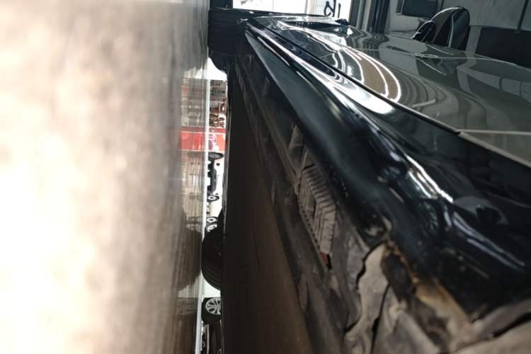 Used Xiaomi Auto SU7 2024 Rear-Drive Ultra-Long Range Advanced Pro-Level Intelligent Driving Version Left Side Sill