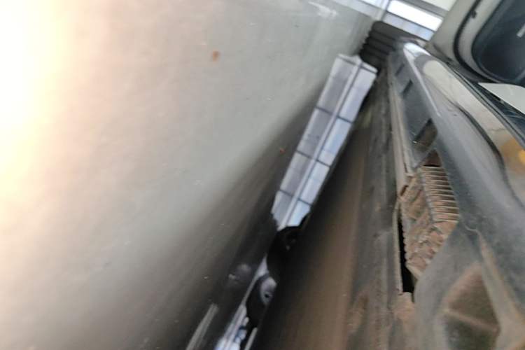 Used Xiaomi Auto SU7 2024 Rear-Drive Long-Range Intelligent Driving Version Left Side Sill
