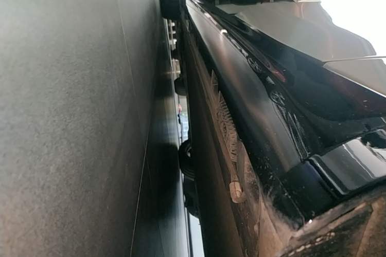 Used Xiaomi Auto SU7 2024 Rear-Drive Ultra-Long Range Advanced Pro-Level Intelligent Driving Version Left Side Sill