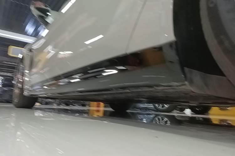 Used Xiaomi Auto SU7 2024 Rear-Drive Long-Range Intelligent Driving Version Left Side Sill