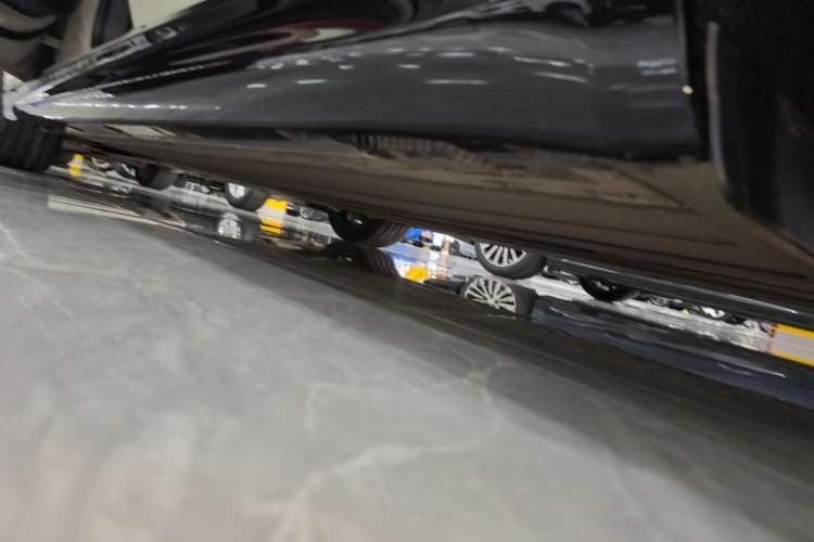 Used Xiaomi Auto SU7 2024 Rear-Drive Long-Range Intelligent Driving Version Left Side Sill
